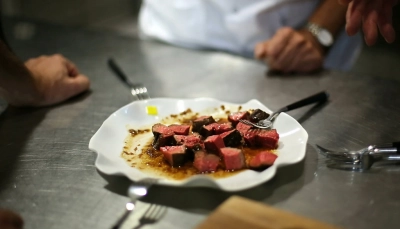 Cuộc Cách Mạng Bít Tết (Steak Revolution)