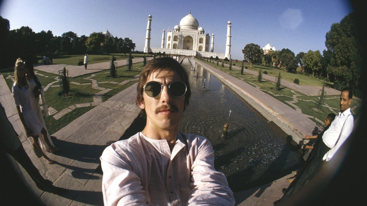 Thế Giới Vật Chất Của George Harrison (George Harrison: Living in the Material World)